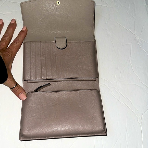 Kate Spade New York Laurel Way Winni Crossbody Wallet - Picture 12 of 15